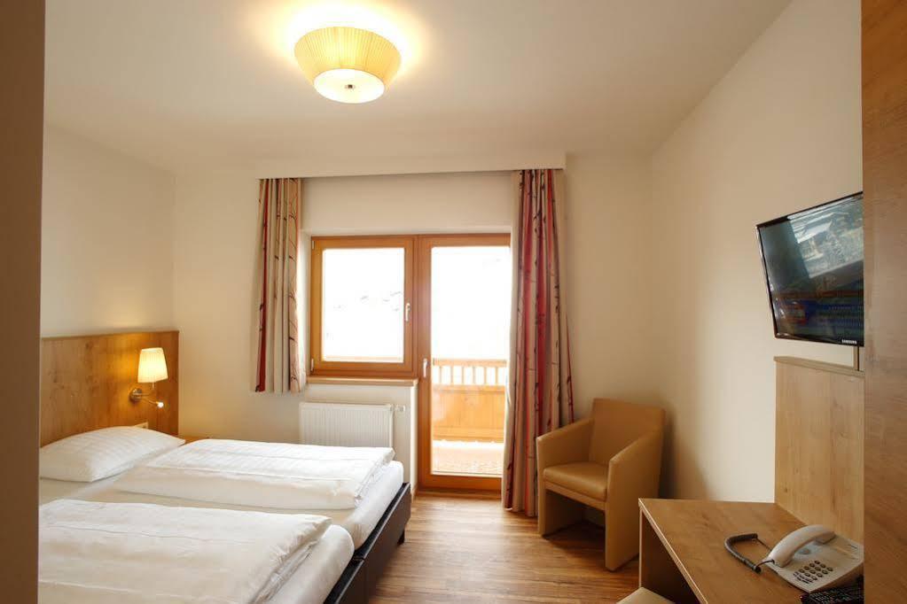 Familien & Wohlfuhlhotel Johanneshof Saalbach-Hinterglemm Exterior foto