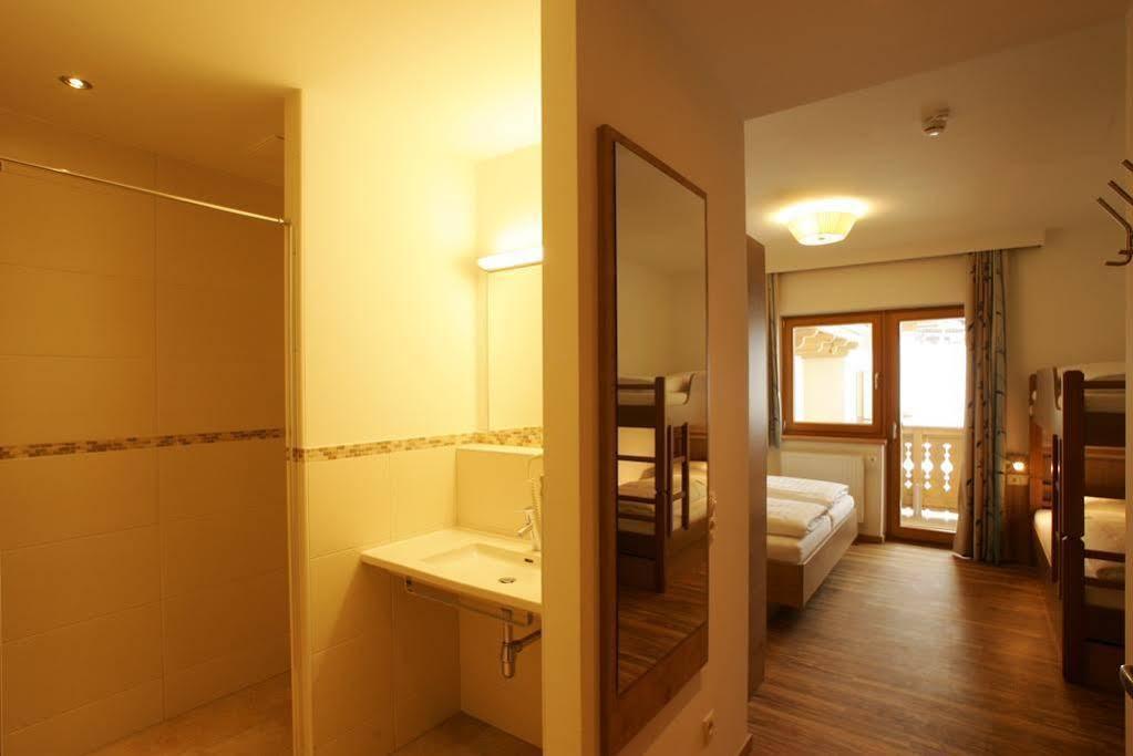 Familien & Wohlfuhlhotel Johanneshof Saalbach-Hinterglemm Exterior foto